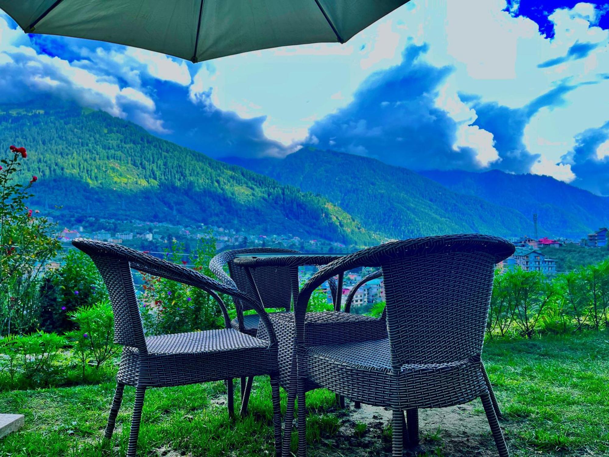 Himalayan Nomad Cottage, Manali ! All 2 Bedroom Independent Cottages ! Personal Lawn Every Cottage ! Parking ! Scenic Mountains View ! Spacious Rooms ! Exterior foto